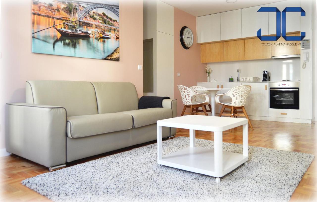 Point Apartment By Jc OOporto Exteriör bild